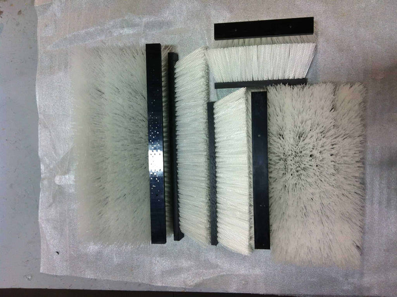 White Brushes - GreensGroomer